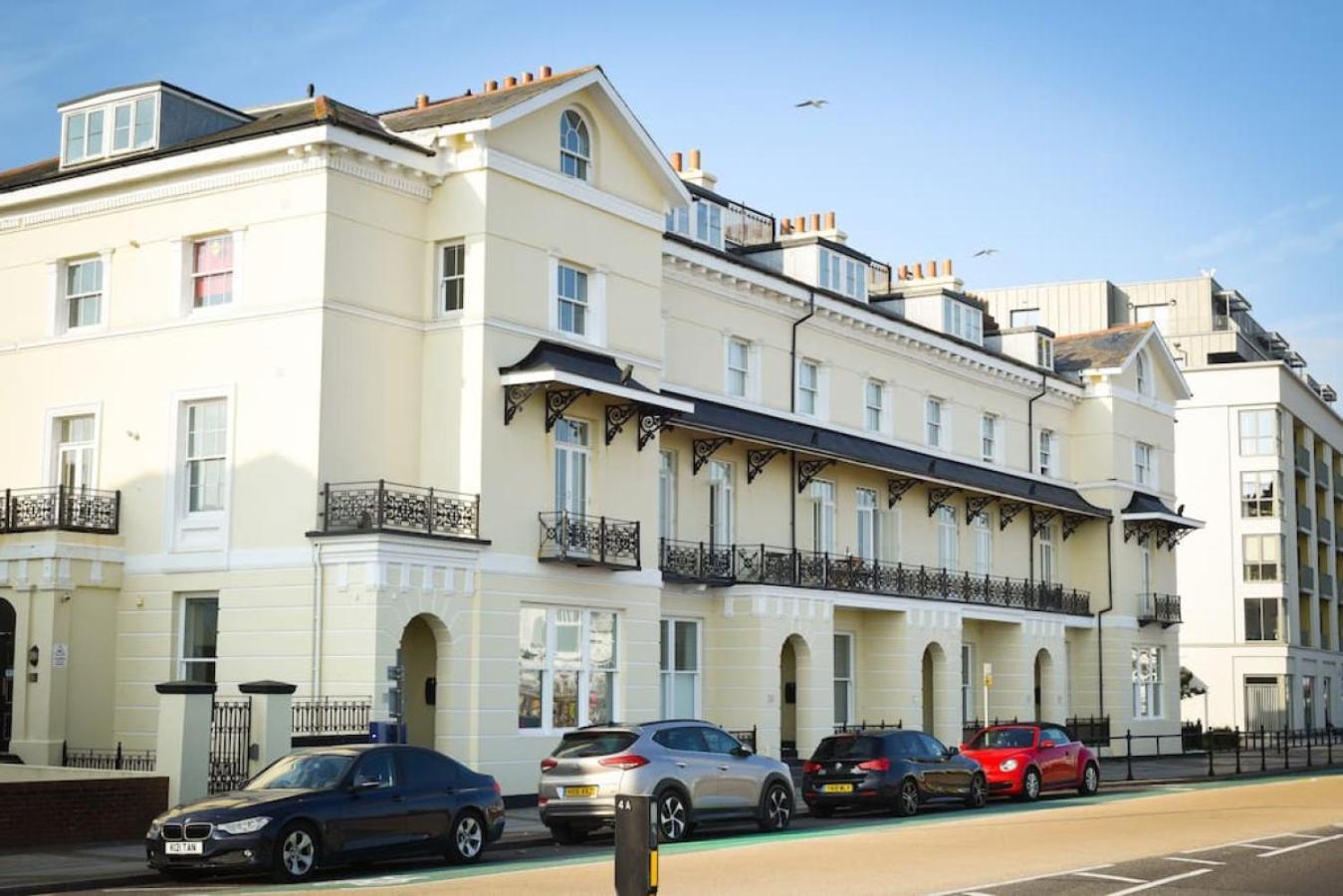 Air Maison - Stunning Beach Front Apartment Portsmouth Dış mekan fotoğraf