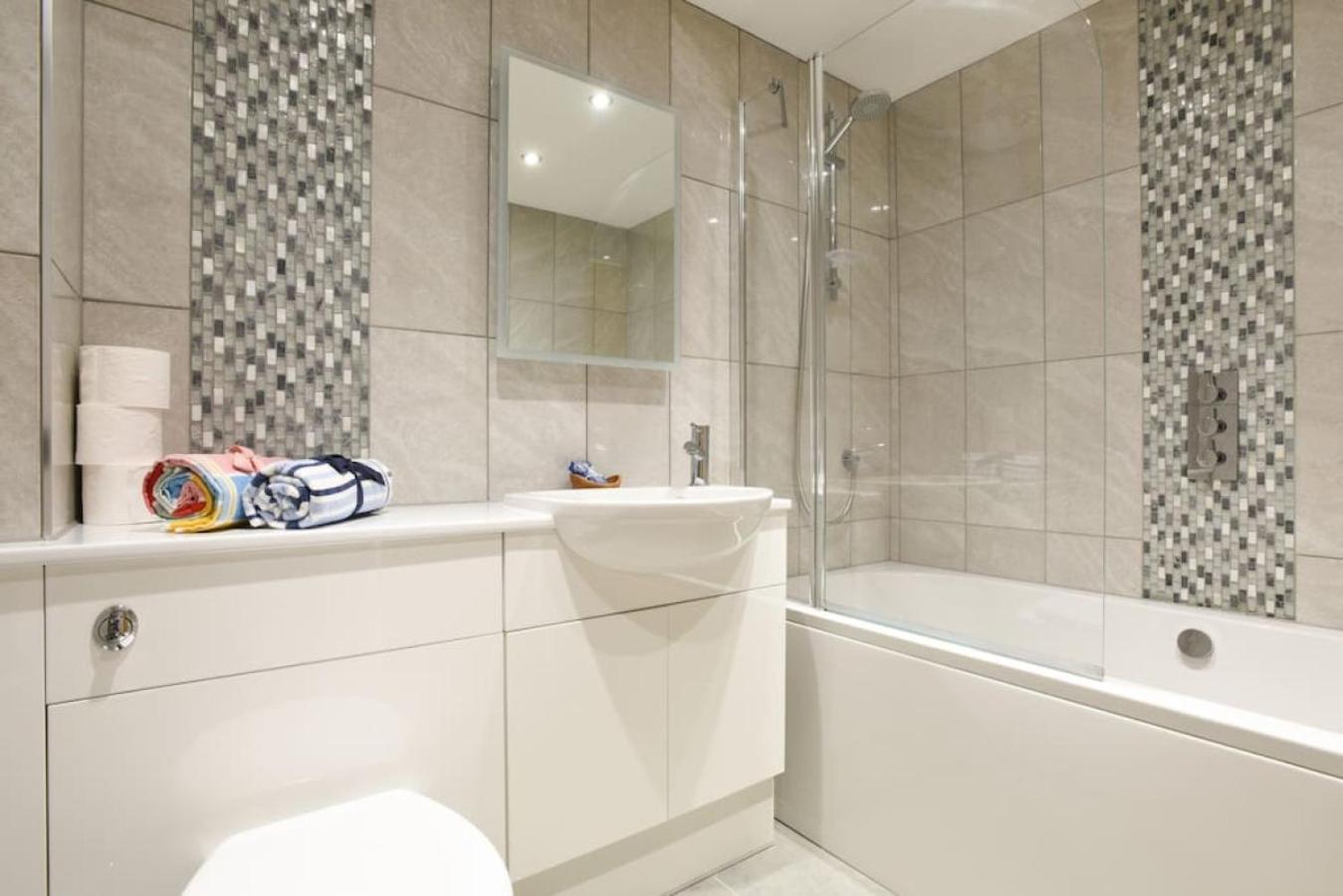 Air Maison - Stunning Beach Front Apartment Portsmouth Dış mekan fotoğraf