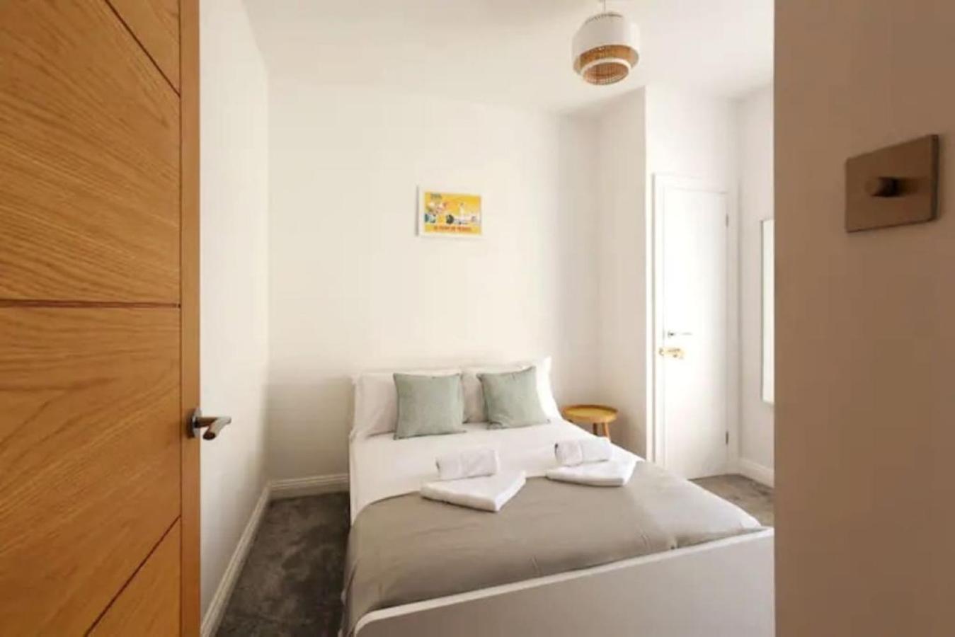 Air Maison - Stunning Beach Front Apartment Portsmouth Dış mekan fotoğraf