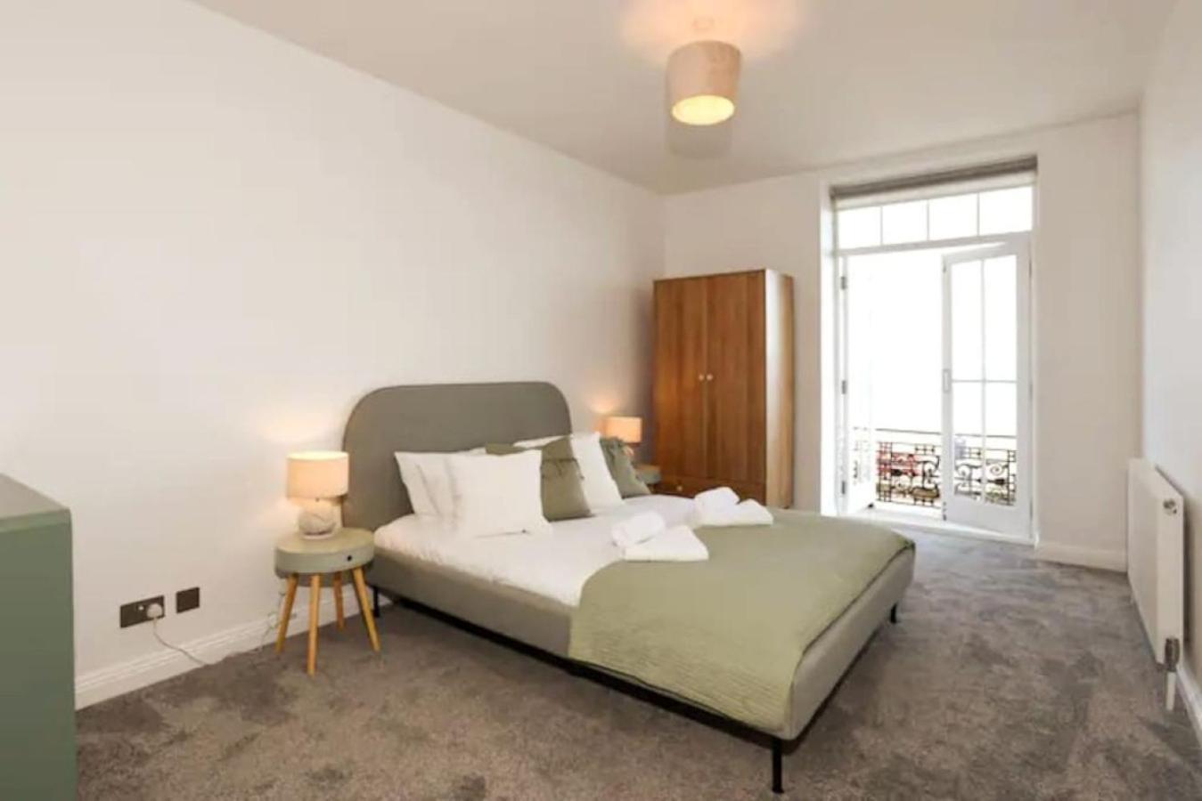 Air Maison - Stunning Beach Front Apartment Portsmouth Dış mekan fotoğraf