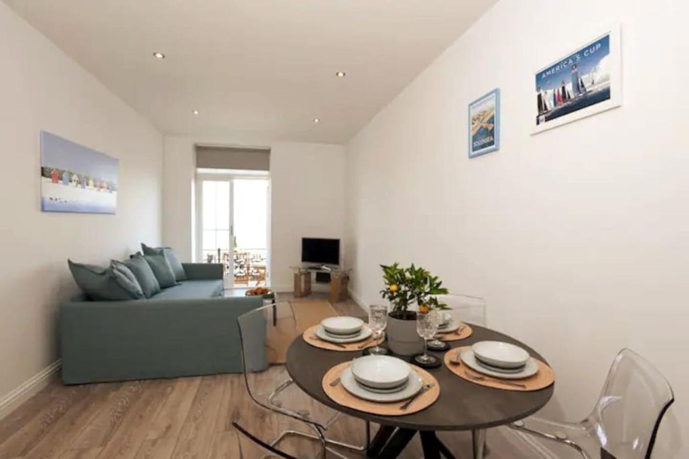 Air Maison - Stunning Beach Front Apartment Portsmouth Dış mekan fotoğraf